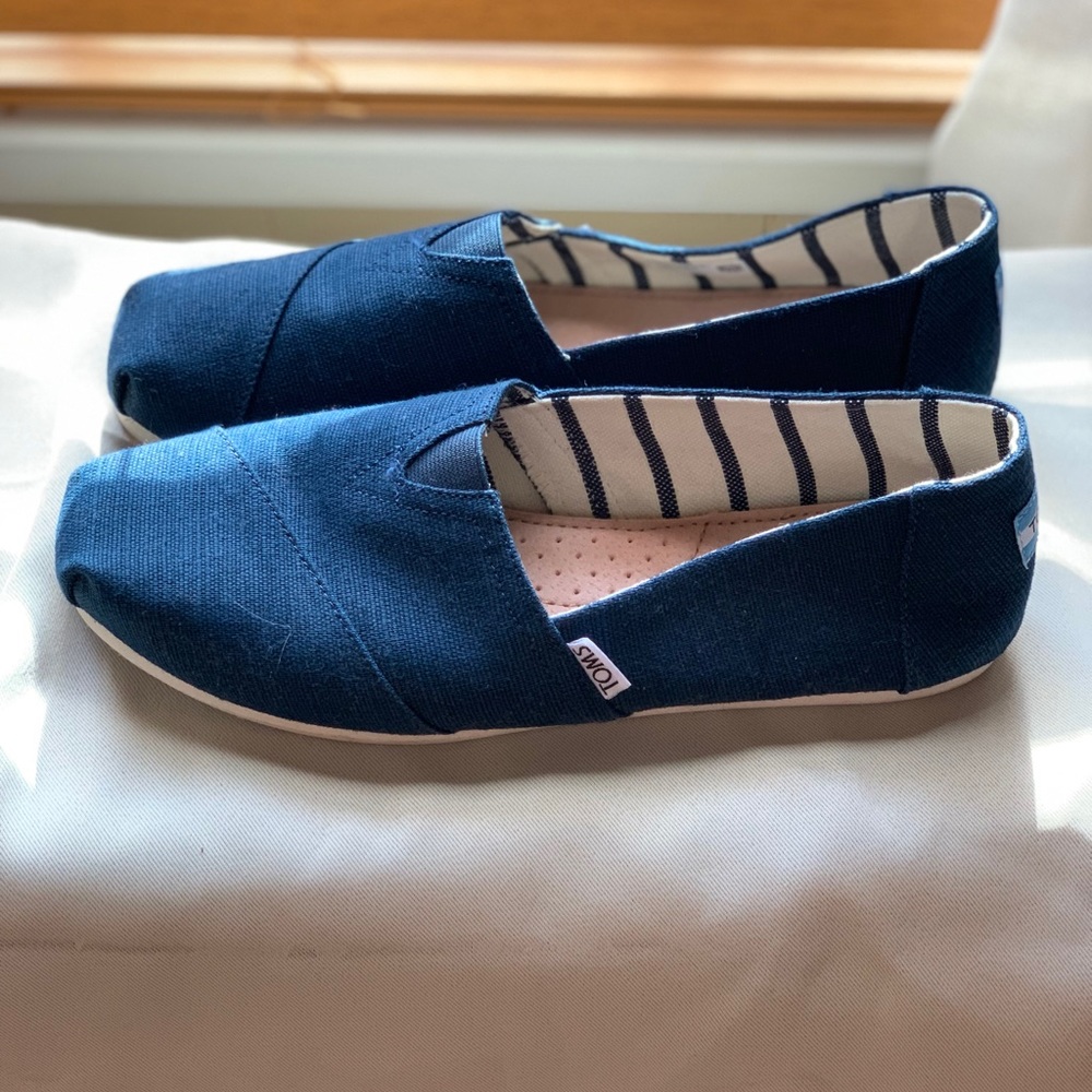 Toms